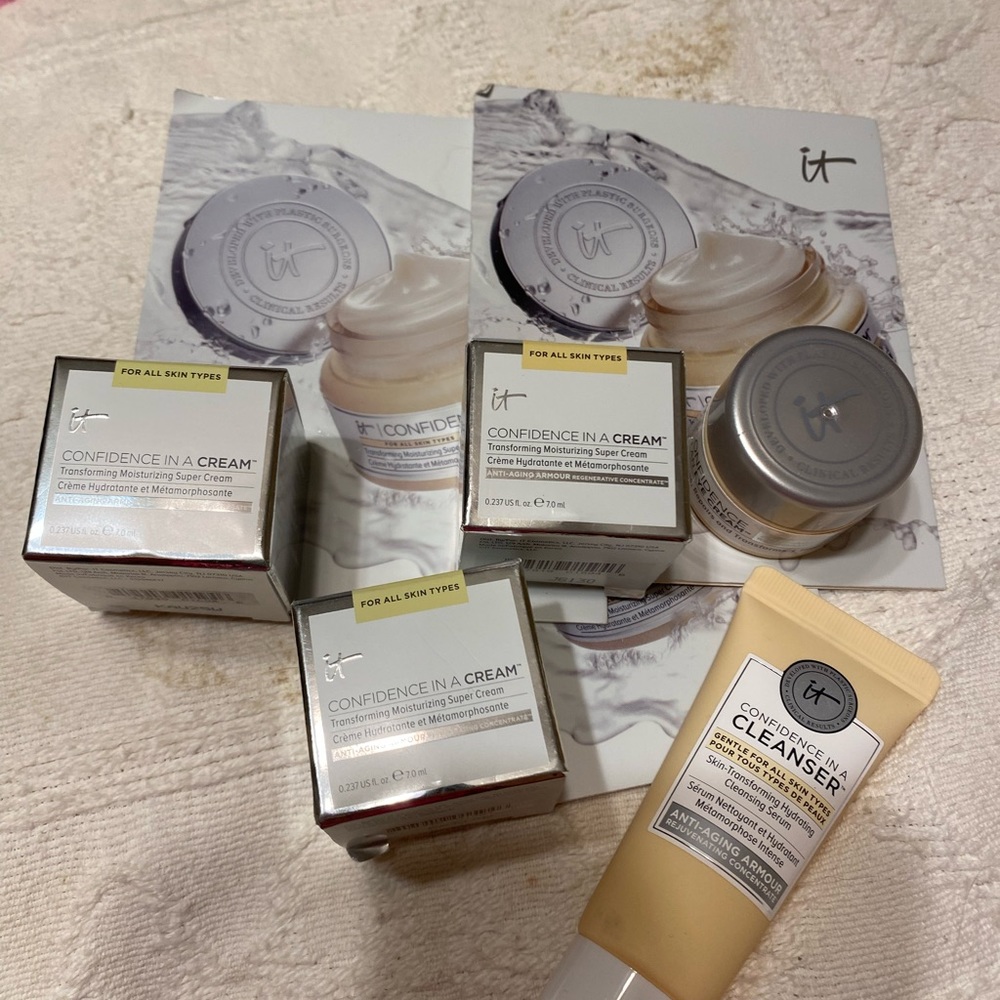 Lot of skincare from IT Cosmetics.